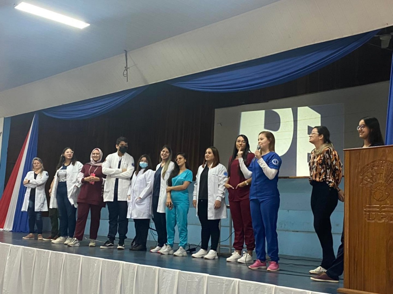Emotivo acto de Bienvenida a los Estudiantes del 1er. Curso de Medicina de la UPE, sede Pdte. Franco